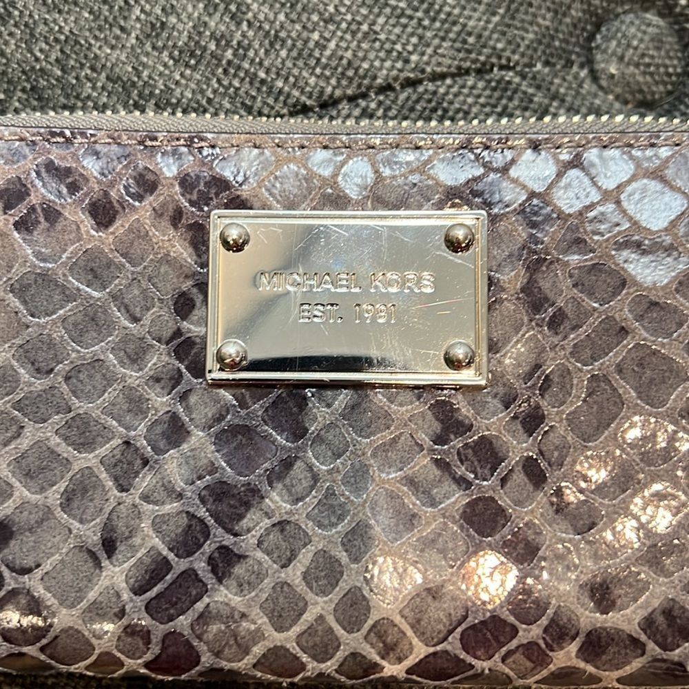 Michael Kors Snake Skin Leather Wristlet/Wallet - Picture 8 of 8